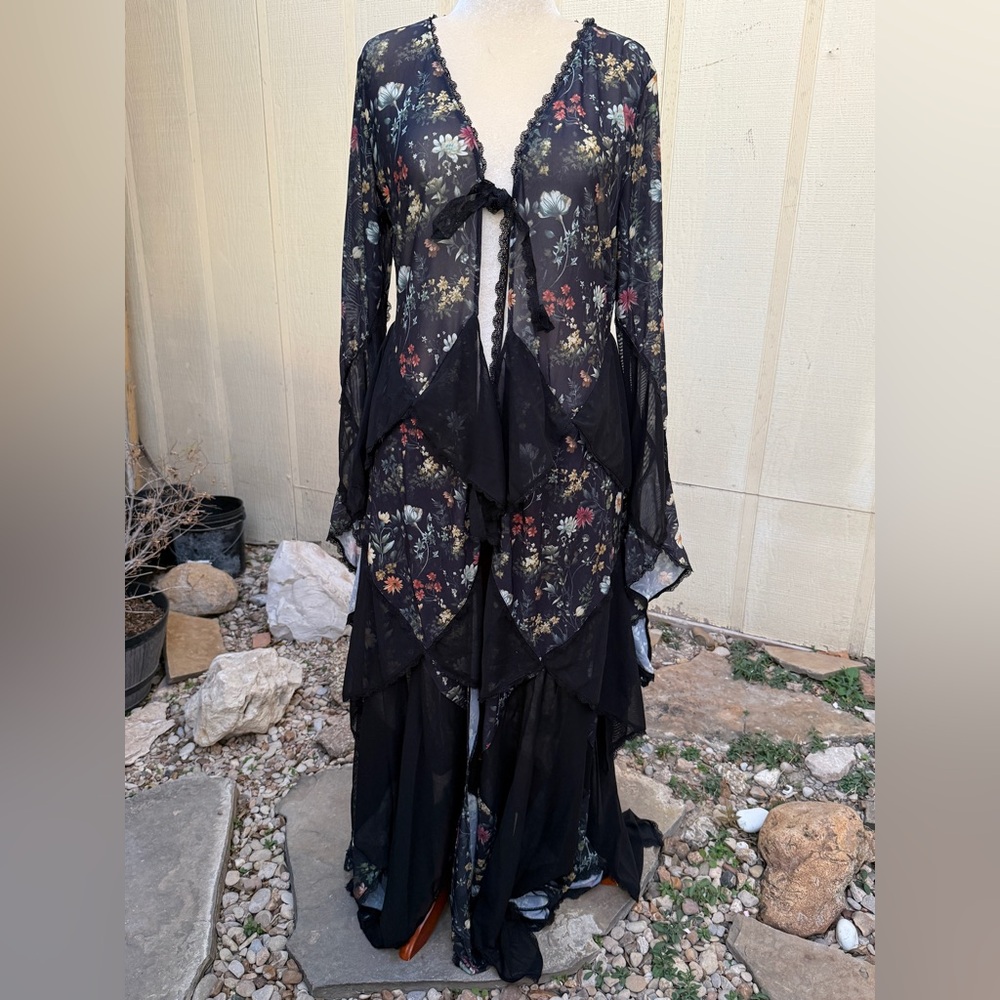 Dolls Kill Current Mood Bohemian Woman Godet Floral Print Maxi Duster Retro